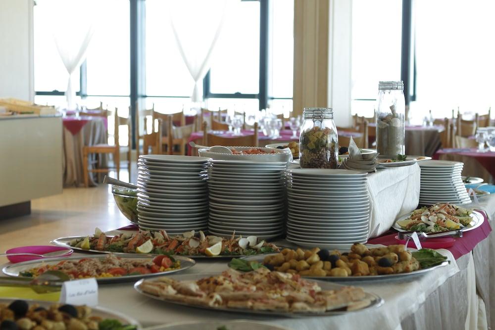 Club Esse Mediterraneo Montesilvano Marina Exteriör bild