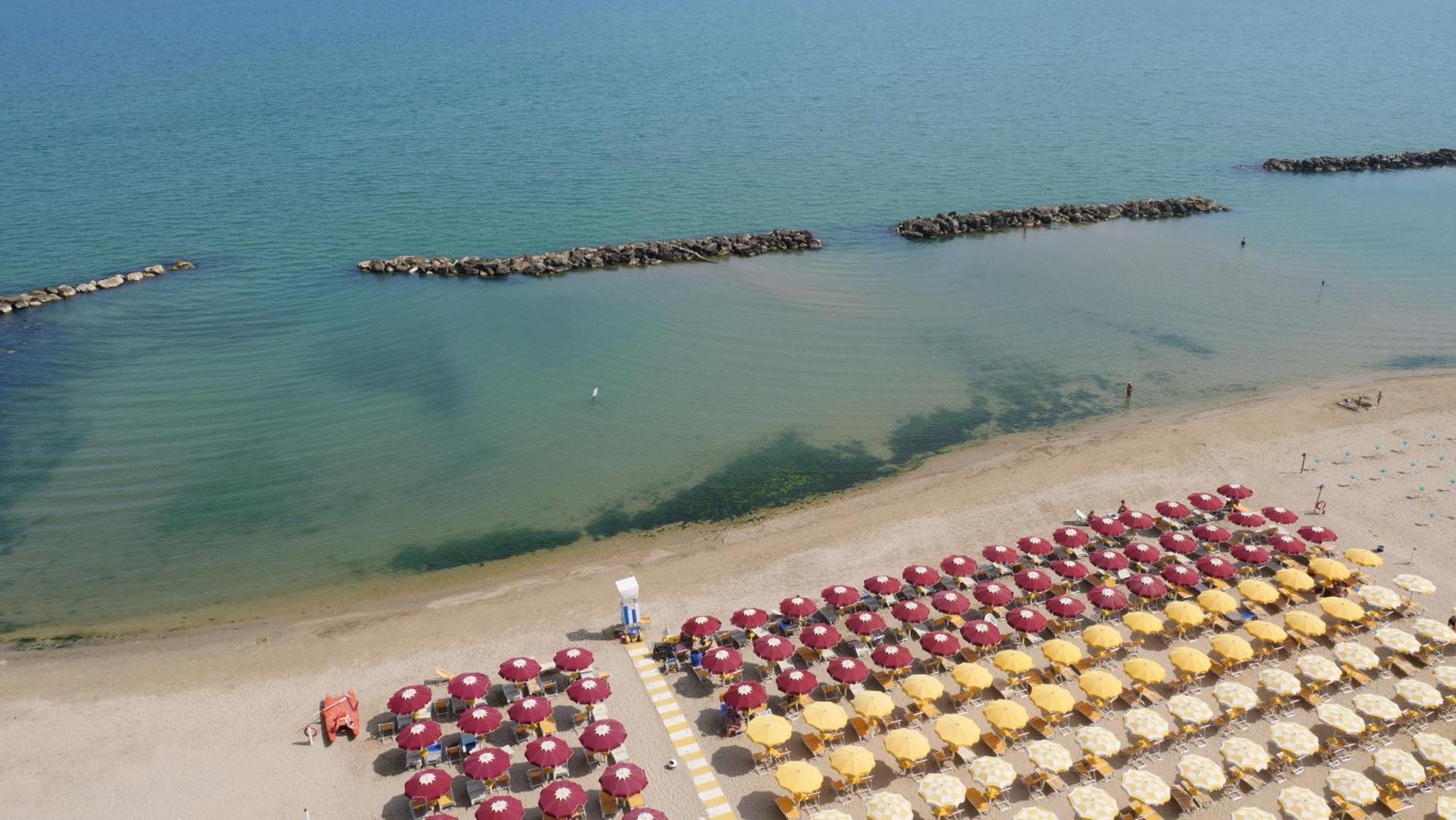 Club Esse Mediterraneo Montesilvano Marina Exteriör bild