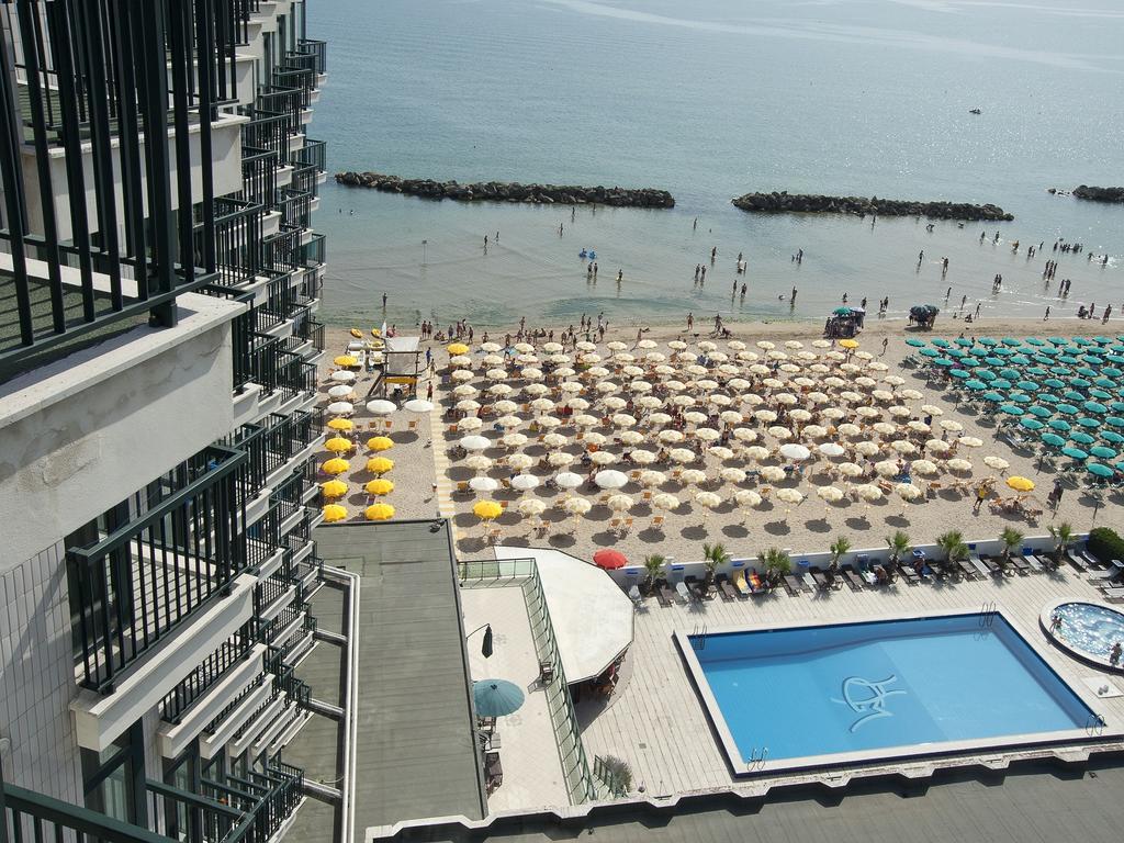 Club Esse Mediterraneo Montesilvano Marina Exteriör bild